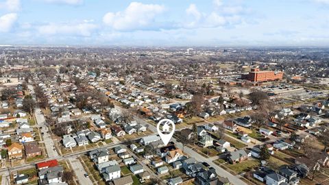 Tiny photo for 2128 N Sturdevant St Street, Davenport, IA 52804 (MLS # 100000281)