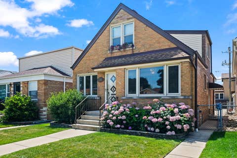 Photo of 7419 W Howard Street, Chicago, IL 60631 (MLS # 12678321)