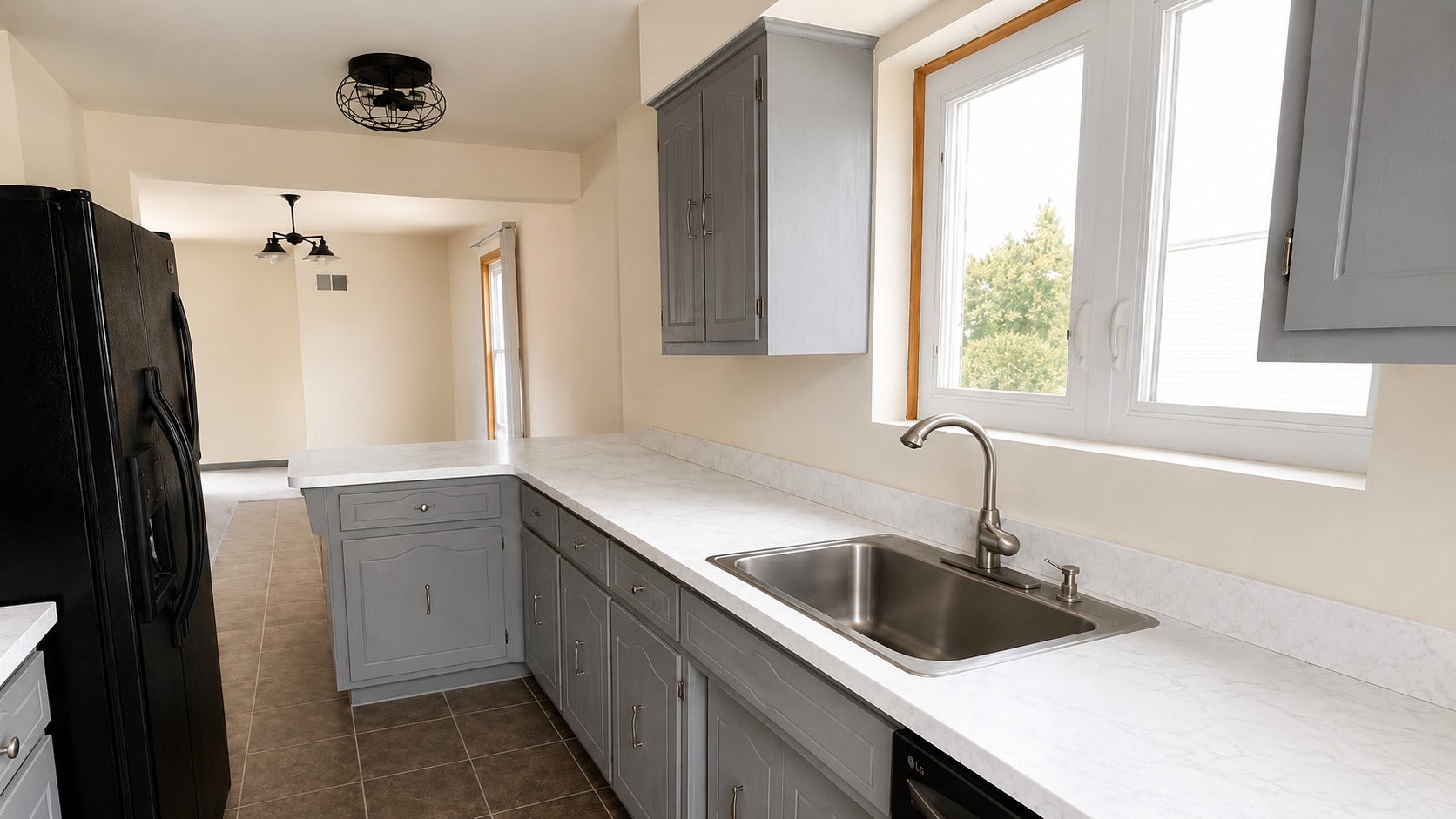 4616 W 97th Place