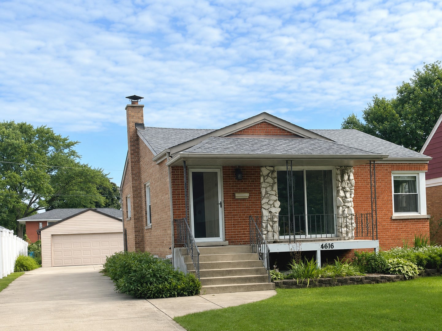 4616 W 97th Place