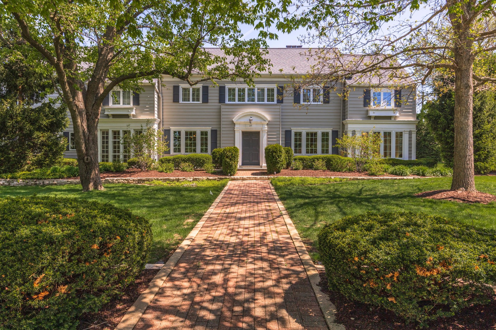 27 Country Club Place