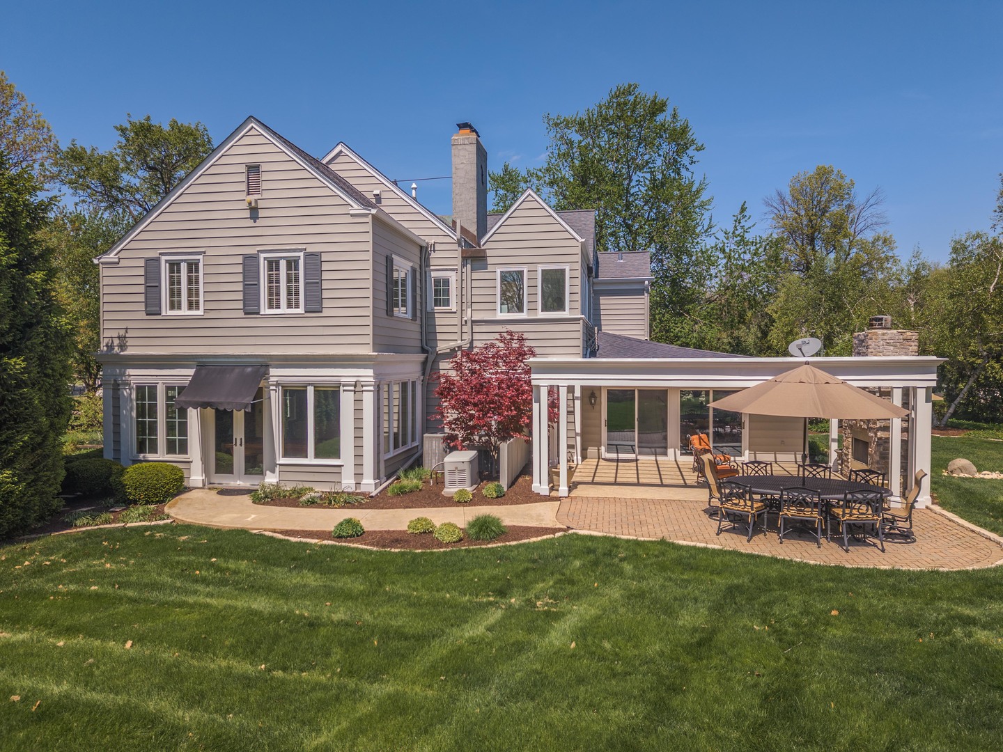 27 Country Club Place