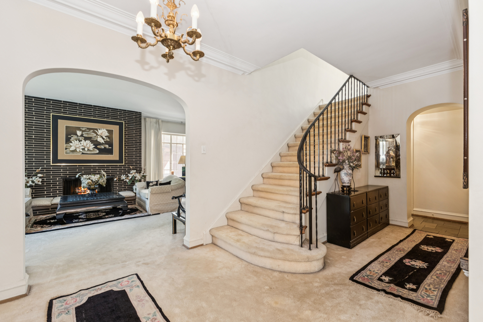 Chicago, Illinois 60649, United States, 4 Bedrooms Bedrooms, ,3 BathroomsBathrooms,Residential,Active,238971