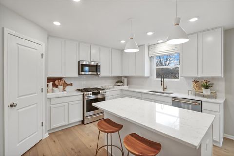Tiny photo for 1799 Breton Avenue, North Aurora, IL 60542 (MLS # 12664419)