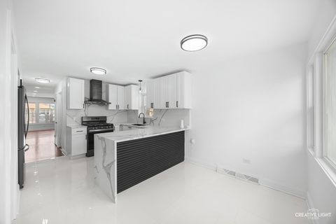 Tiny photo for 11101 S Ewing Avenue, Chicago, IL 60617 (MLS # 12625763)