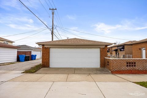 Tiny photo for 11101 S Ewing Avenue, Chicago, IL 60617 (MLS # 12625763)