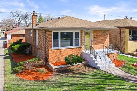 Photo of 11101 S Ewing Avenue, Chicago, IL 60617 (MLS # 12625763)
