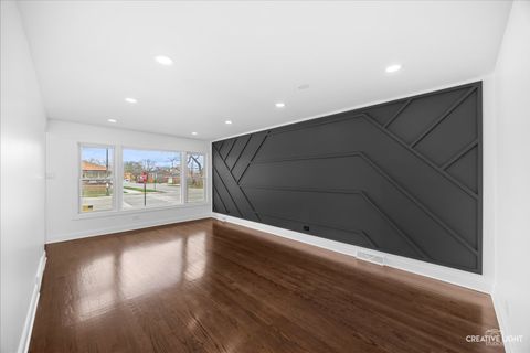 Tiny photo for 11101 S Ewing Avenue, Chicago, IL 60617 (MLS # 12625763)
