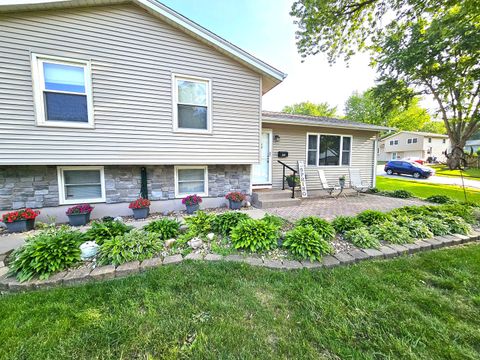 Tiny photo for 315 Colony Drive, Davenport, IA 52806 (MLS # 12591153)