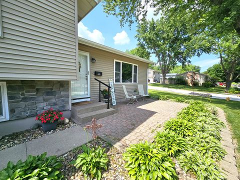 Tiny photo for 315 Colony Drive, Davenport, IA 52806 (MLS # 12591153)