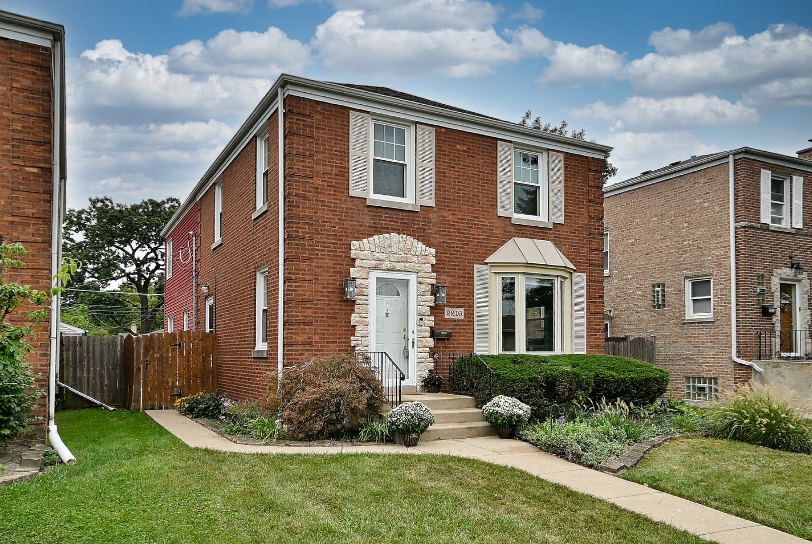 2216 N 76th Court