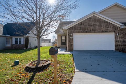 Photo of 2702 Westbrook Drive, Bloomington, IL 61705 (MLS # 12522843)