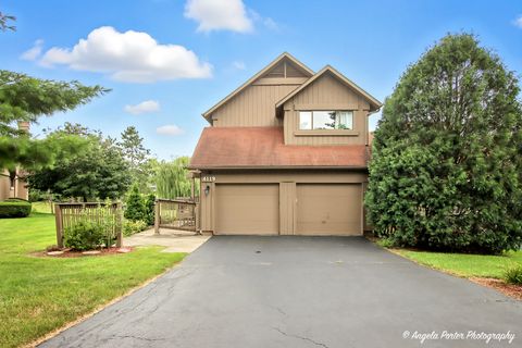 Photo of 4119 White Ash Road, Crystal Lake, IL 60014 (MLS # 12548088)