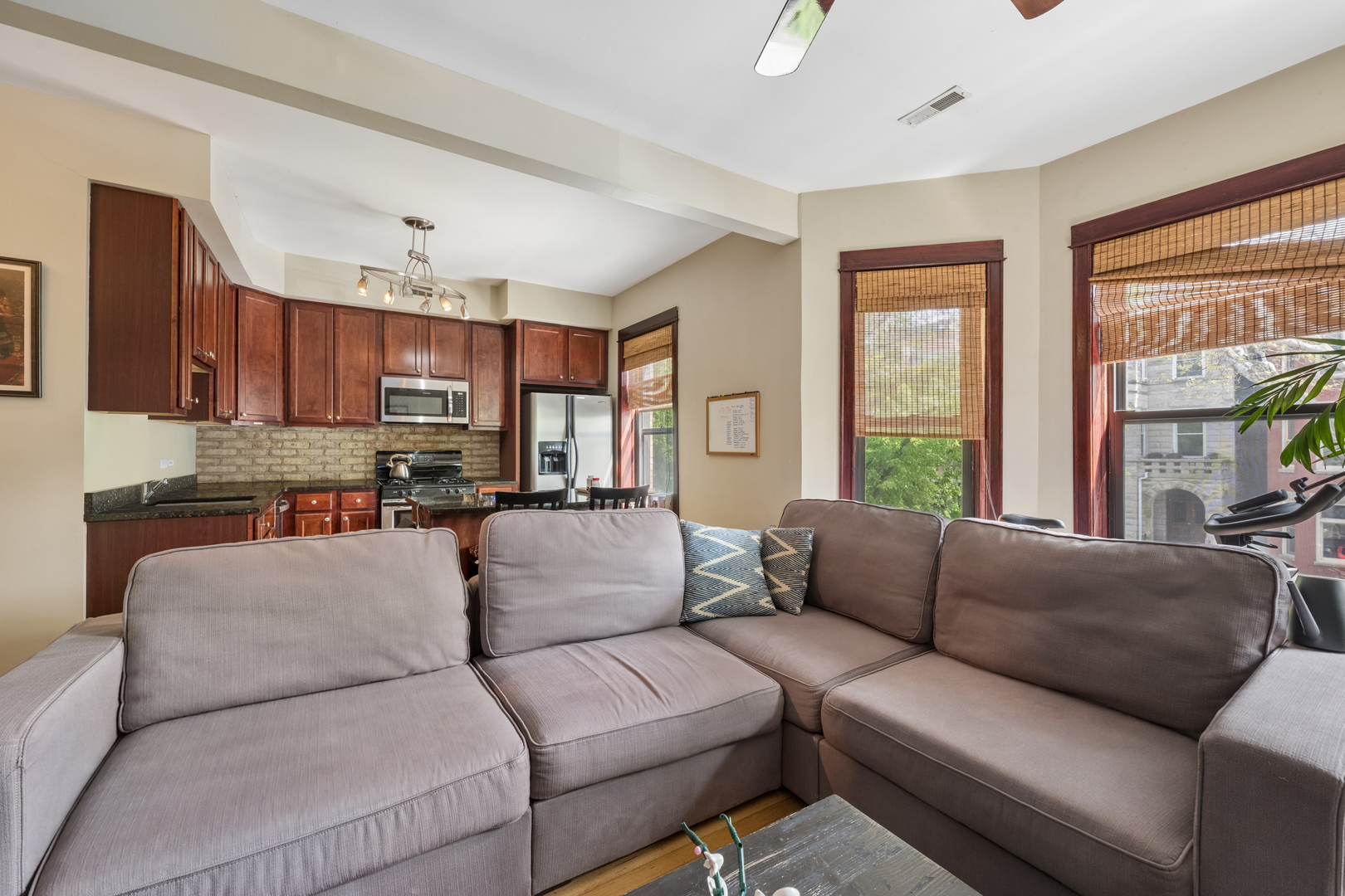 842 W Newport Avenue 2S