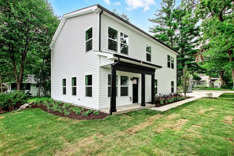 Photo of 624 Lake Street, Twin Lakes, WI 53181 (MLS # 12443549)