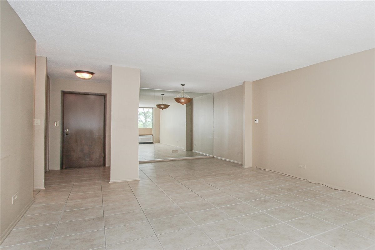 2000 Saint Regis Drive 6J