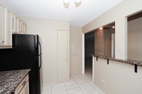 Tiny photo for 2000 Saint Regis Drive #6J, Lombard, IL 60148 (MLS # 12760346)