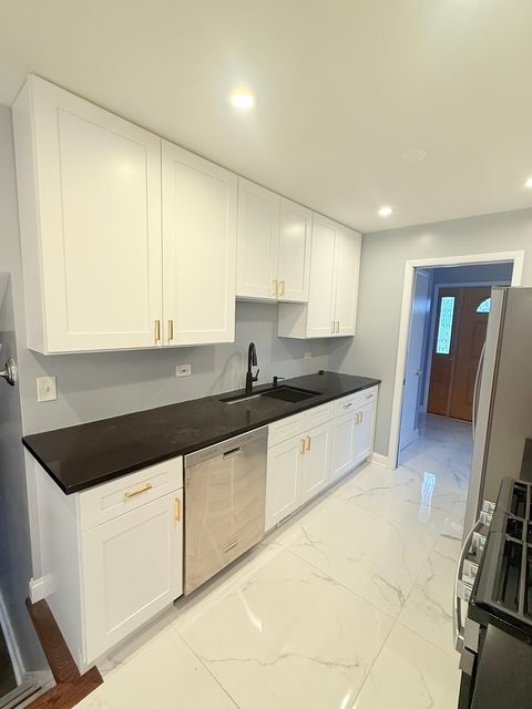 Tiny photo for 17125 Cregier Avenue, South Holland, IL 60473 (MLS # 12531767)