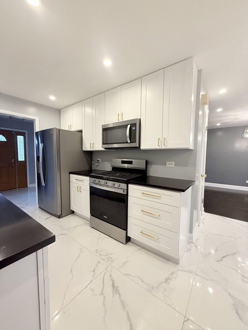 17125 Cregier Avenue