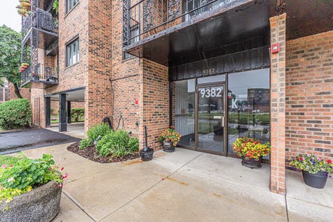 Tiny photo for 9382 Landings Lane #K307, Des Plaines, IL 60016 (MLS # 12715794)