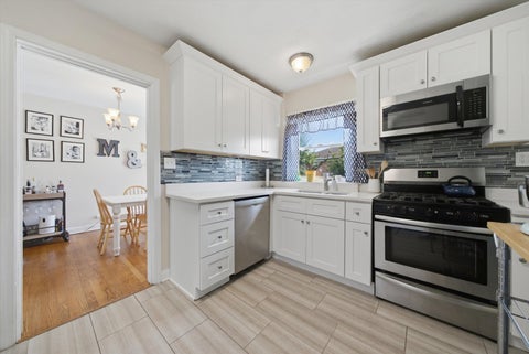 Tiny photo for 1402 E Evergreen Street, Wheaton, IL 60187 (MLS # 12750727)