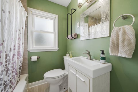 Tiny photo for 1402 E Evergreen Street, Wheaton, IL 60187 (MLS # 12750727)