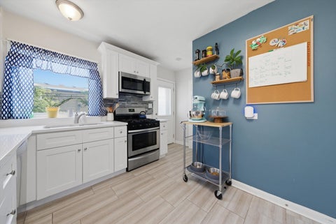 Tiny photo for 1402 E Evergreen Street, Wheaton, IL 60187 (MLS # 12750727)