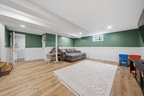 Tiny photo for 1402 E Evergreen Street, Wheaton, IL 60187 (MLS # 12750727)