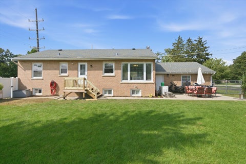 Tiny photo for 1402 E Evergreen Street, Wheaton, IL 60187 (MLS # 12750727)