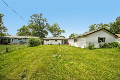 Tiny photo for 1425 N Wilke Road, Arlington Heights, IL 60004 (MLS # 12678702)