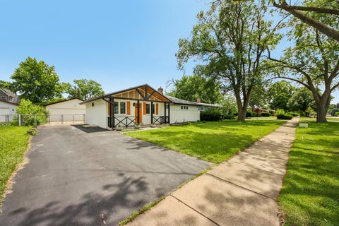 Photo of 1425 N Wilke Road, Arlington Heights, IL 60004 (MLS # 12678702)