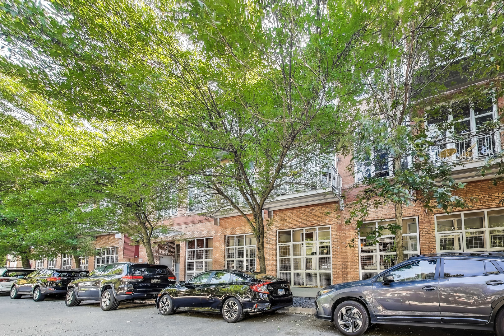 2111 W Churchill Street 105