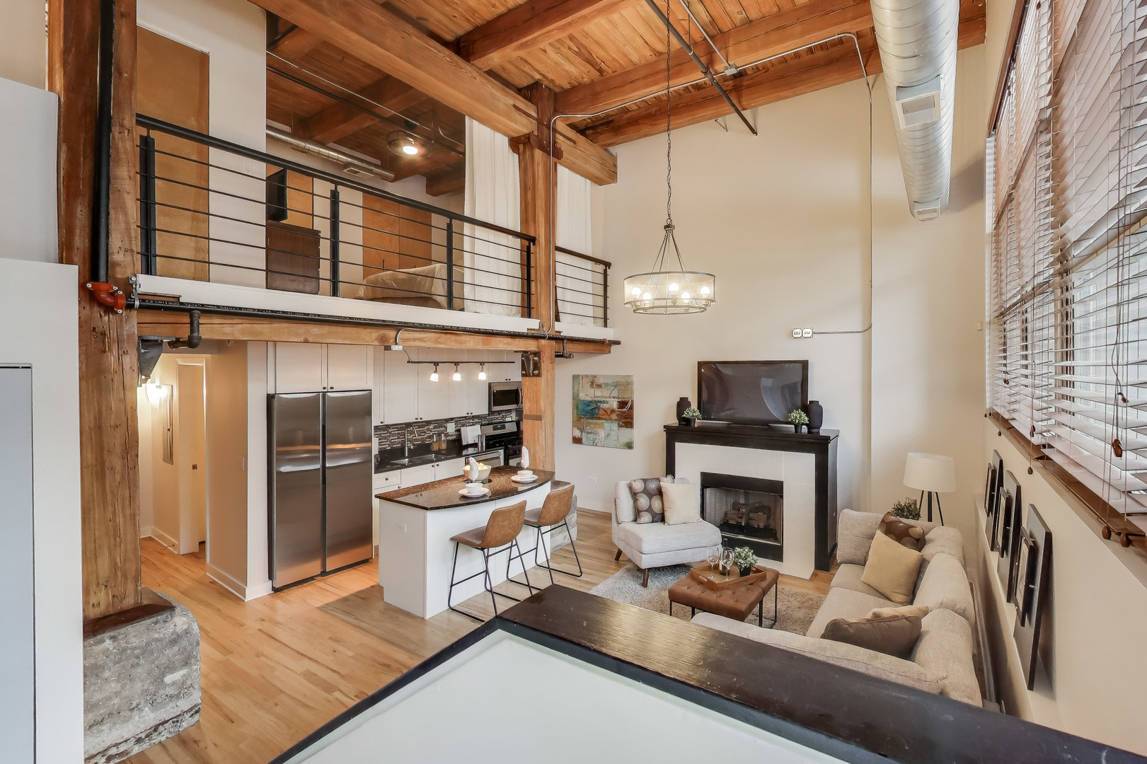 2111 W Churchill Street 105