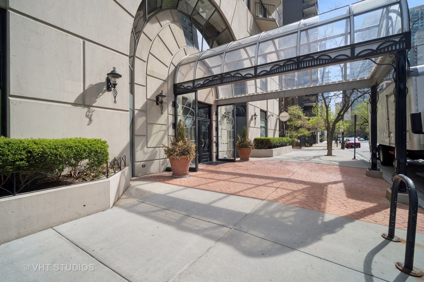 70 W Huron Street 606