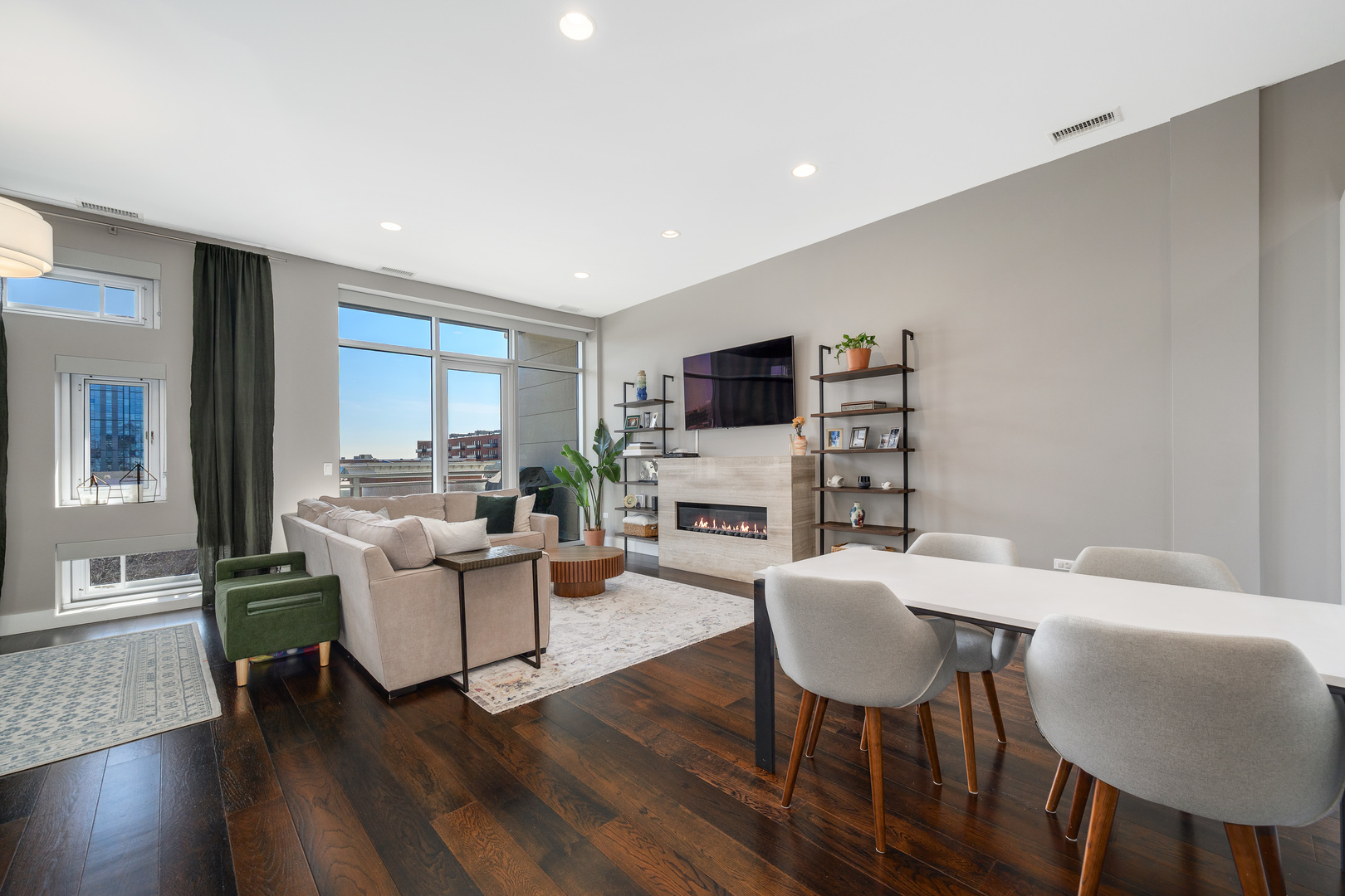 1120 W Adams Street 5W