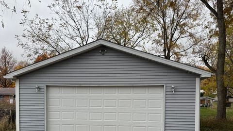 Tiny photo for 102 8th Avenue, Mendota, IL 61342 (MLS # 12516050)