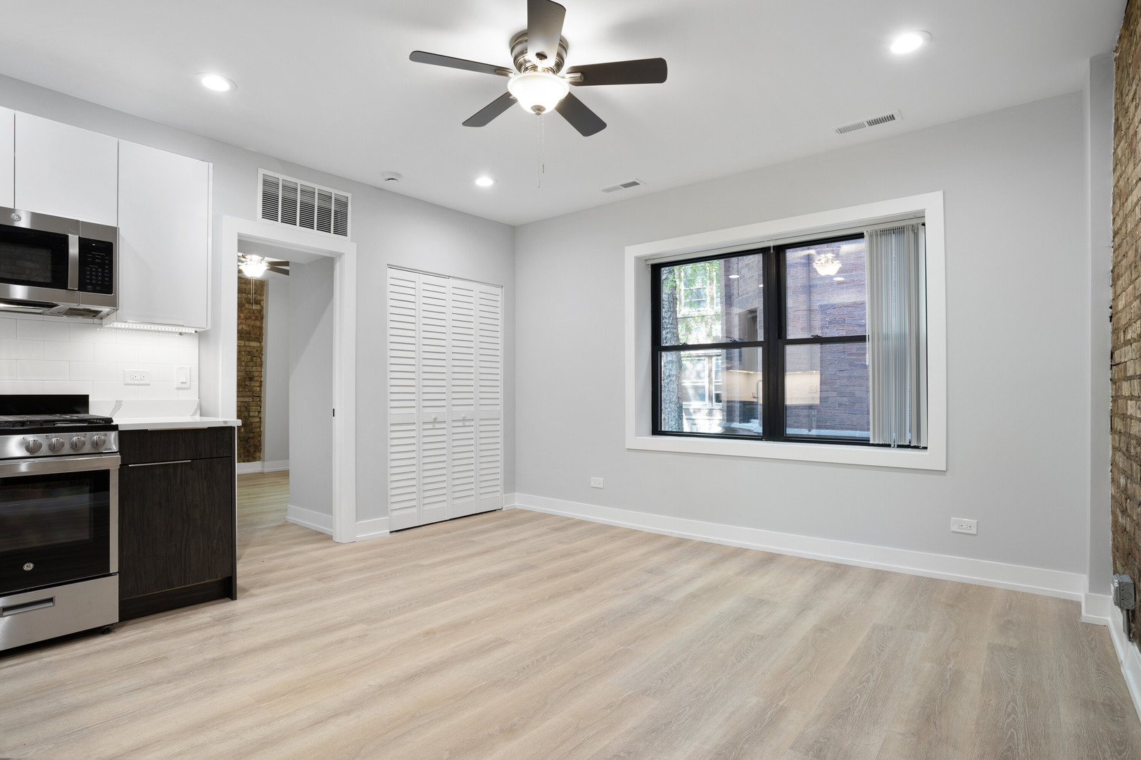 1552 W Juneway Terrace 3E