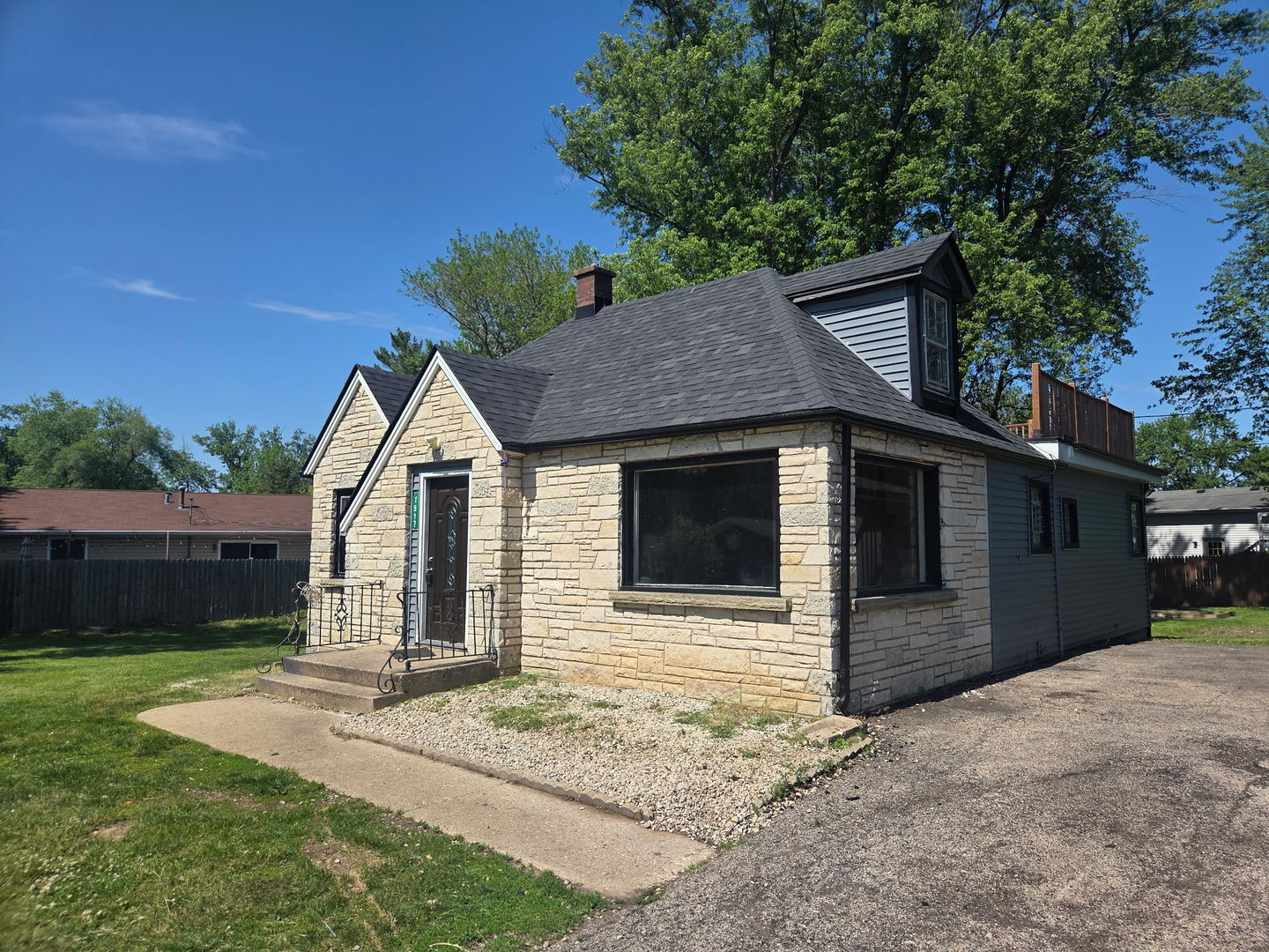 1517 Meadowbrook Drive