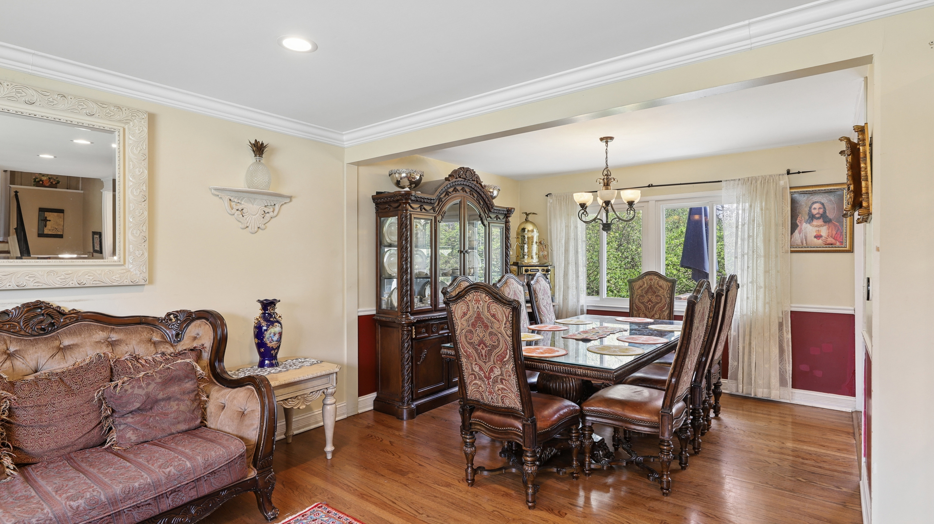 813 Castlewood Lane