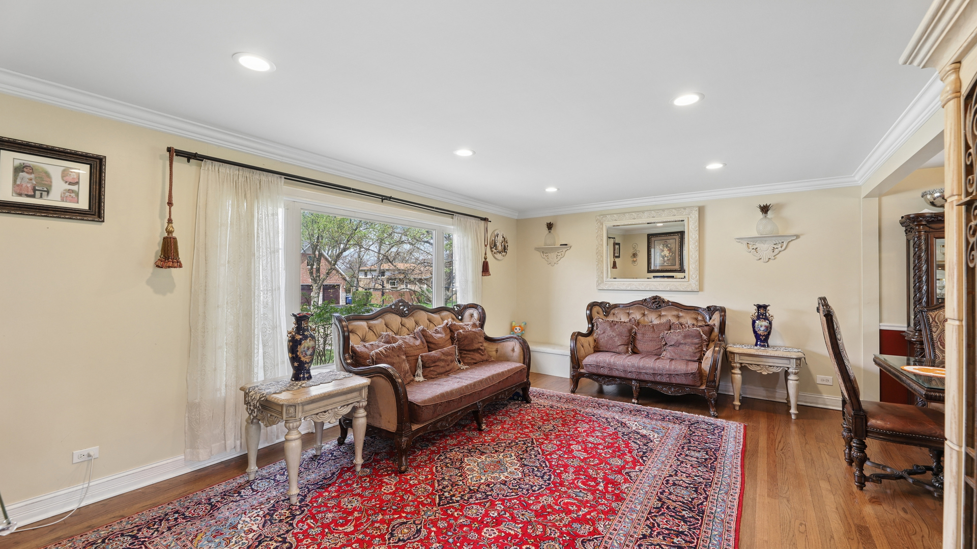 813 Castlewood Lane