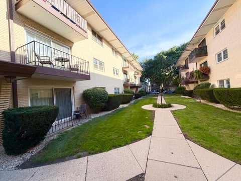 Photo of 5322 W Windsor Avenue #2C, Chicago, IL 60630 (MLS # 12754394)