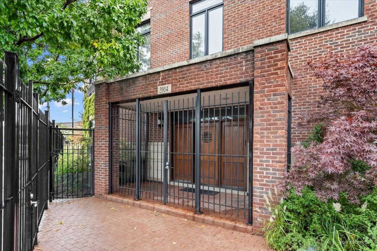 3914 W 51st Street