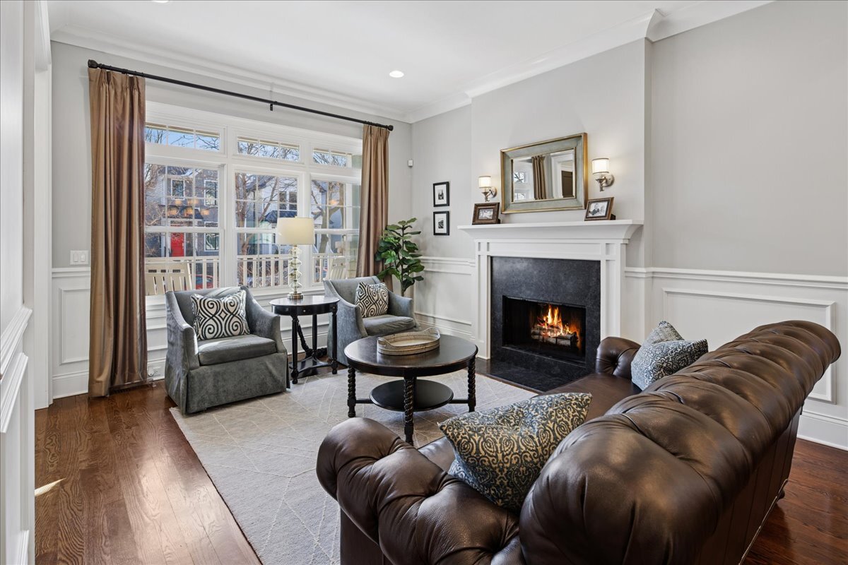 2908 N Seeley Avenue