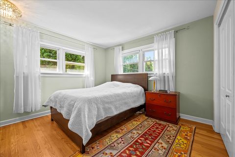 Tiny photo for 407 Sunset Drive, Wilmette, IL 60091 (MLS # 12487461)