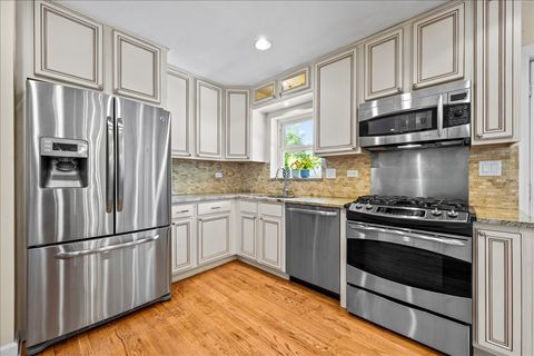 Tiny photo for 407 Sunset Drive, Wilmette, IL 60091 (MLS # 12487461)