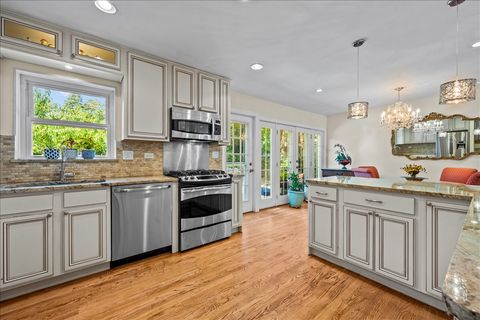 Tiny photo for 407 Sunset Drive, Wilmette, IL 60091 (MLS # 12487461)