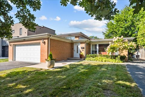Photo of 407 Sunset Drive, Wilmette, IL 60091 (MLS # 12487461)