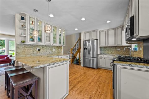 Tiny photo for 407 Sunset Drive, Wilmette, IL 60091 (MLS # 12487461)