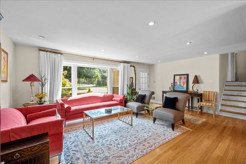 Tiny photo for 407 Sunset Drive, Wilmette, IL 60091 (MLS # 12487461)