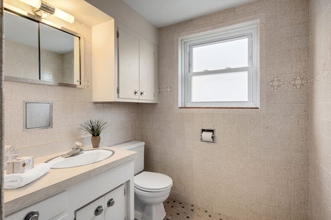 Tiny photo for 1542 Raymond Avenue, La Grange Park, IL 60526 (MLS # 12783836)